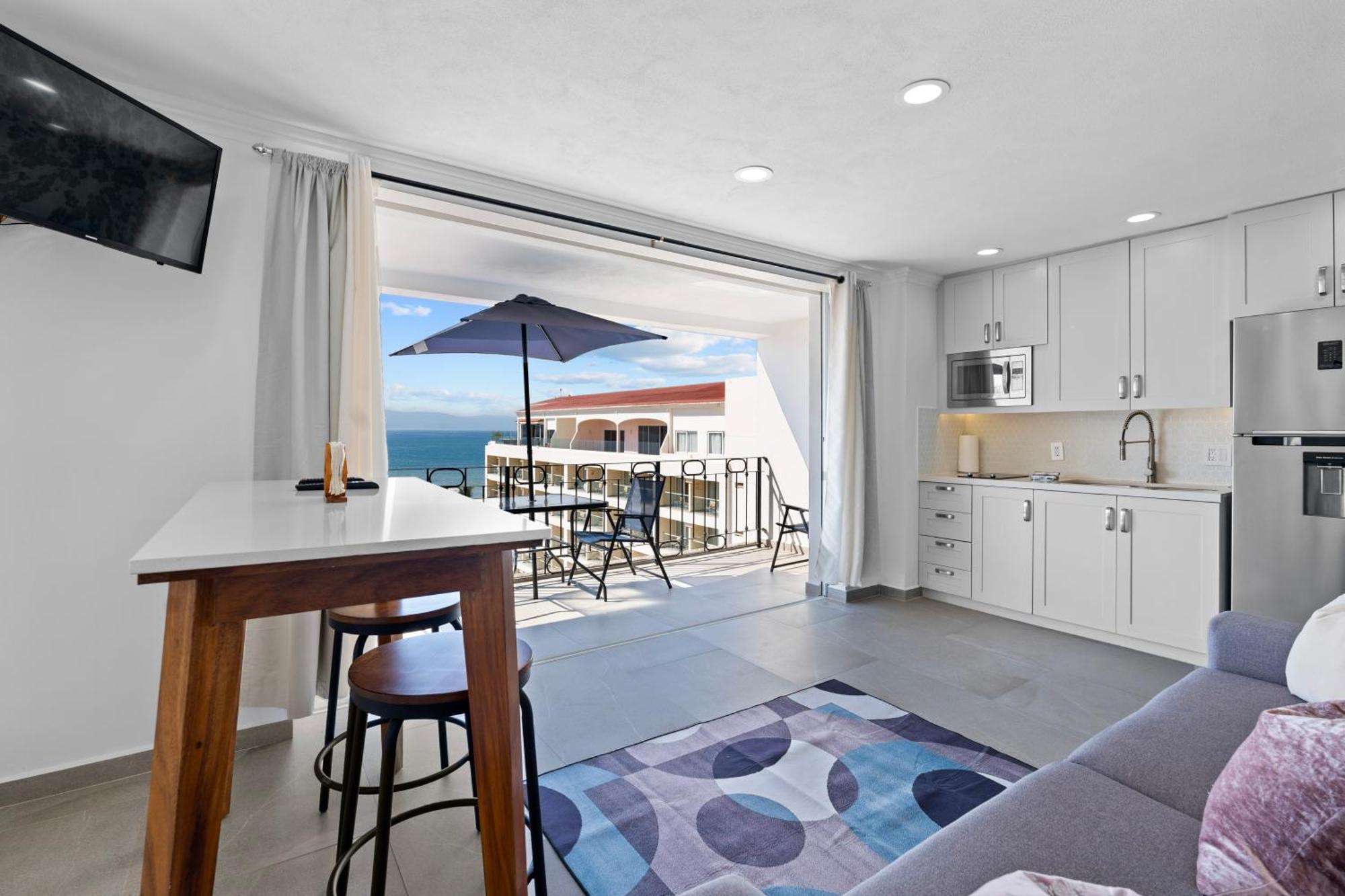 Luxury Condo Just Steps Away From The Beach! Puerto Vallarta Exterior photo