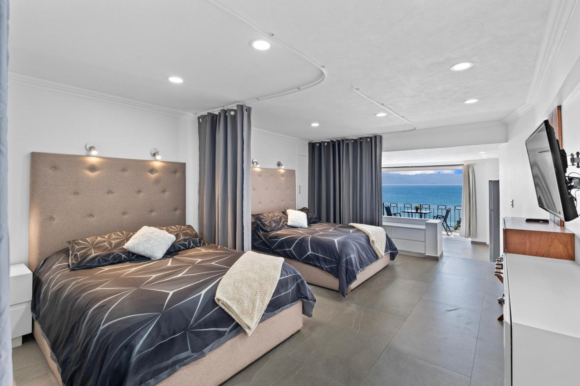 Luxury Condo Just Steps Away From The Beach! Puerto Vallarta Exterior photo